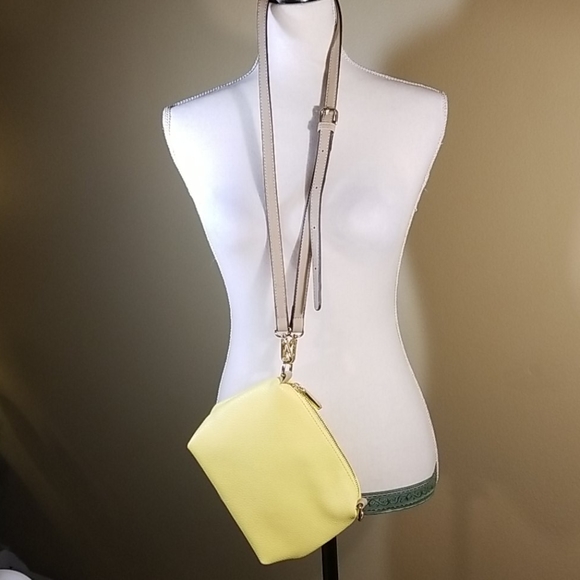 Yellow Purse 💕 - Picture 6 of 8